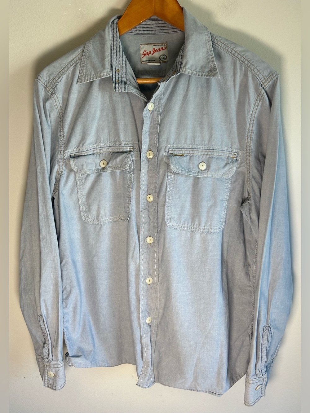 Vintage Gap Jeans Men’s Button Down Shirt M Blue Chambray 100% Cotton Y2K 2006